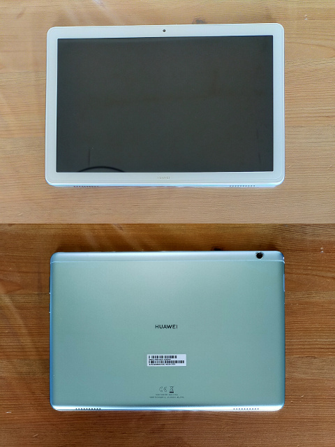 MediaPad T5の表面と裏面